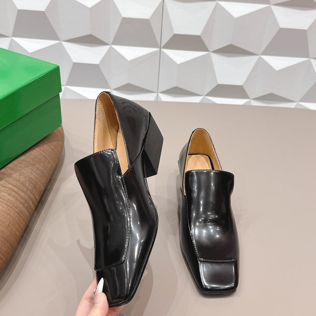 BOTTEGA VENETA 26S VENTURA LOAFERS 40 MM BLACK GLOSSY CALFSKIN