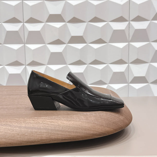 BOTTEGA VENETA 26S VENTURA LOAFERS 40 MM BLACK GLOSSY CALFSKIN