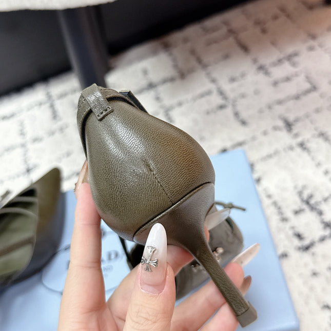 PRADA 26S POINTED-TOE HIGH HEELS 75MM IN OLIVE BROWN CALFSKIN WITH BOW
