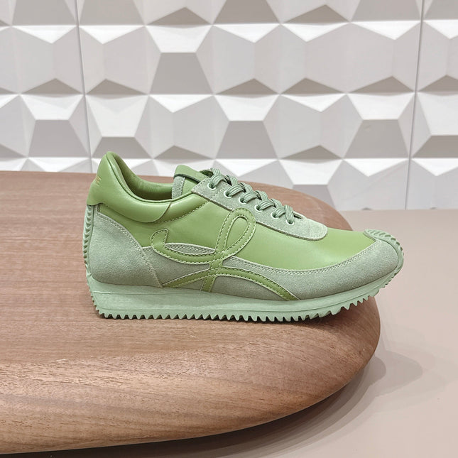 LOEWE 26S FLOW RUNNER SNEAKER IN OLIVE GREEN CALFSKIN AND SUEDE