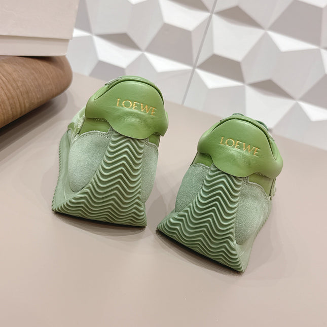 LOEWE 26S FLOW RUNNER SNEAKER IN OLIVE GREEN CALFSKIN AND SUEDE