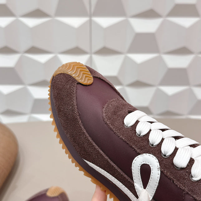 LOEWE 26S FLOW RUNNER SNEAKER IN DARK BROWN AND WHITE SUEDE AND CALFSKIN