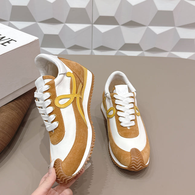 LOEWE 26S FLOW RUNNER SNEAKER IN CARAMEL BROWN AND WHITE SUEDE AND WHITE CALFSKIN