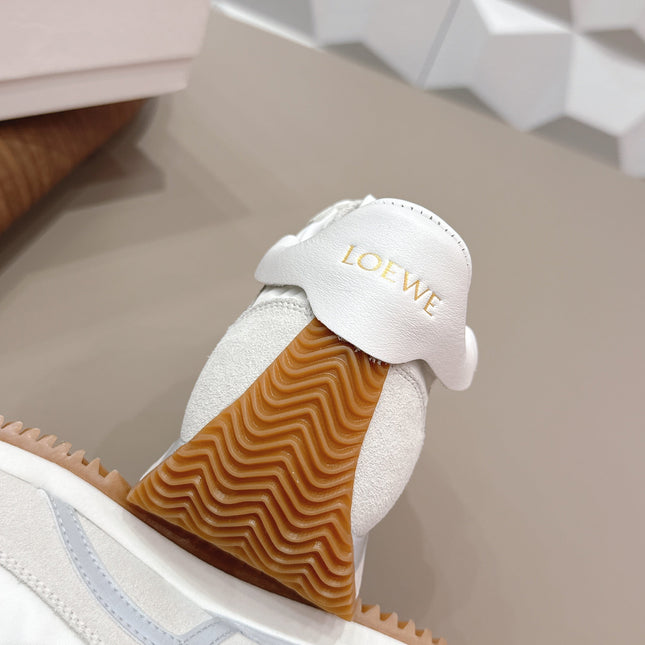 LOEWE 26S FLOW RUNNER SNEAKER IN LIGHT GRAY SUEDE AND WHITE CALFSKIN