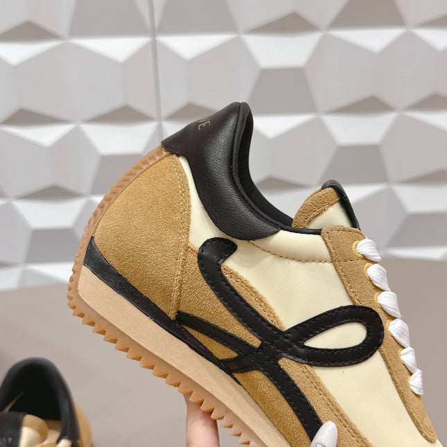 LOEWE 26S FLOW RUNNER SNEAKER IN TAN BROWN SUEDE AND BLACK CALFSKIN