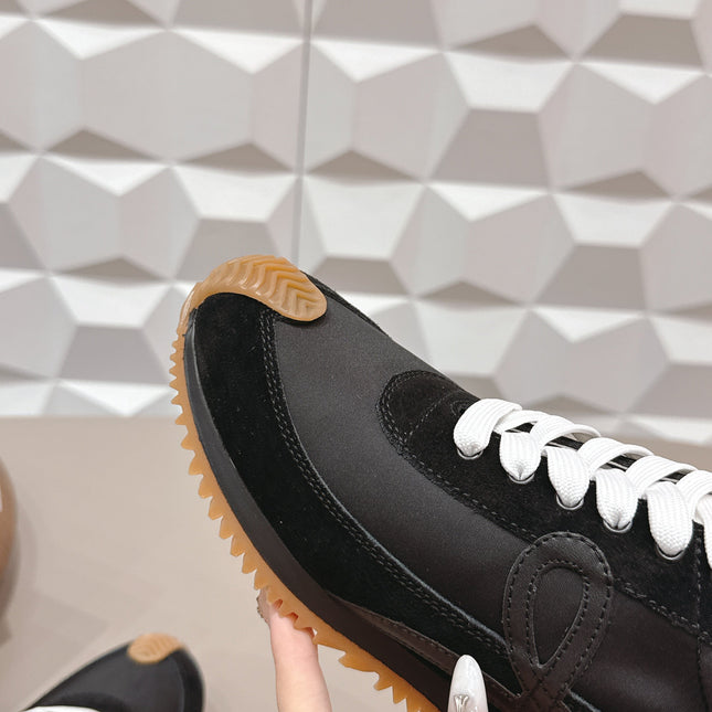 LOEWE 26S FLOW RUNNER SNEAKER IN BLACK SUEDE AND WHITE CALFSKIN