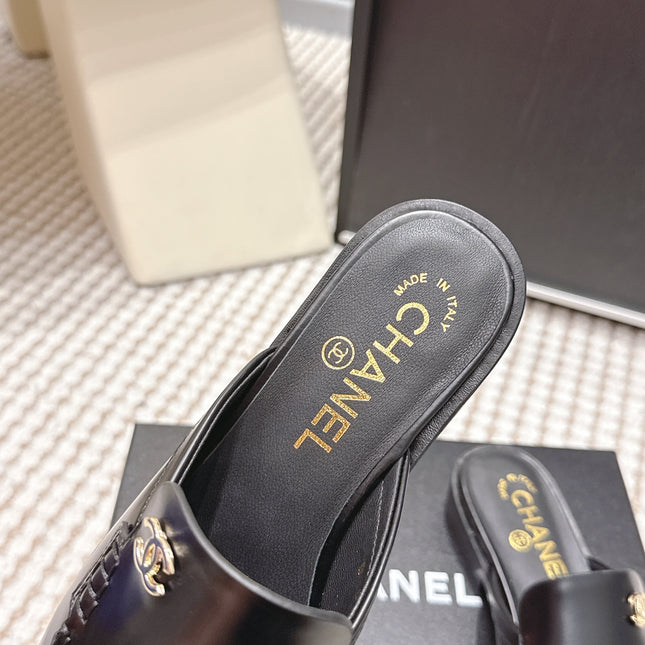 CHANEL 26S LOAFER MULES IN BLACK CALFSKIN