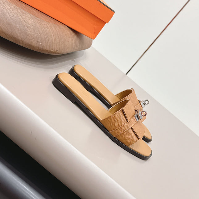 HM 26S GIULIA SANDAL IN CARAMEL BROWN EPSOM CALFSKIN SILVER HARDWARE