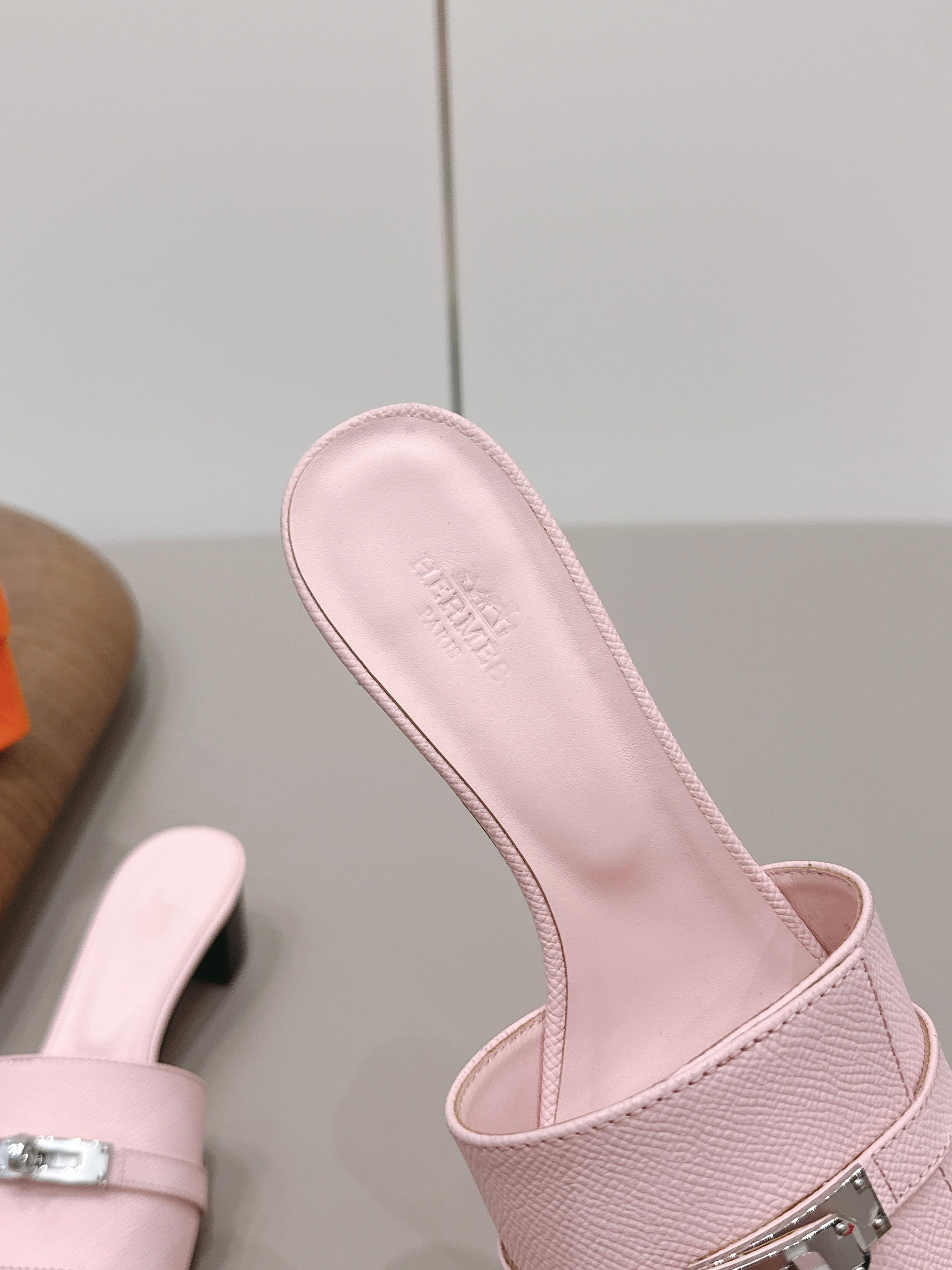 HM 26S KELLY HEEL SANDAL 50MM IN LIGHT PINK EPSOM CALFSKIN SILVER HARDWARE