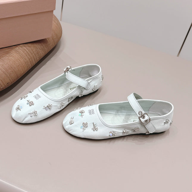 MIUMIU 26S MARY JANE BALLET FLATS IN WHITE FABRIC CRYSTAL EMBELLISHED