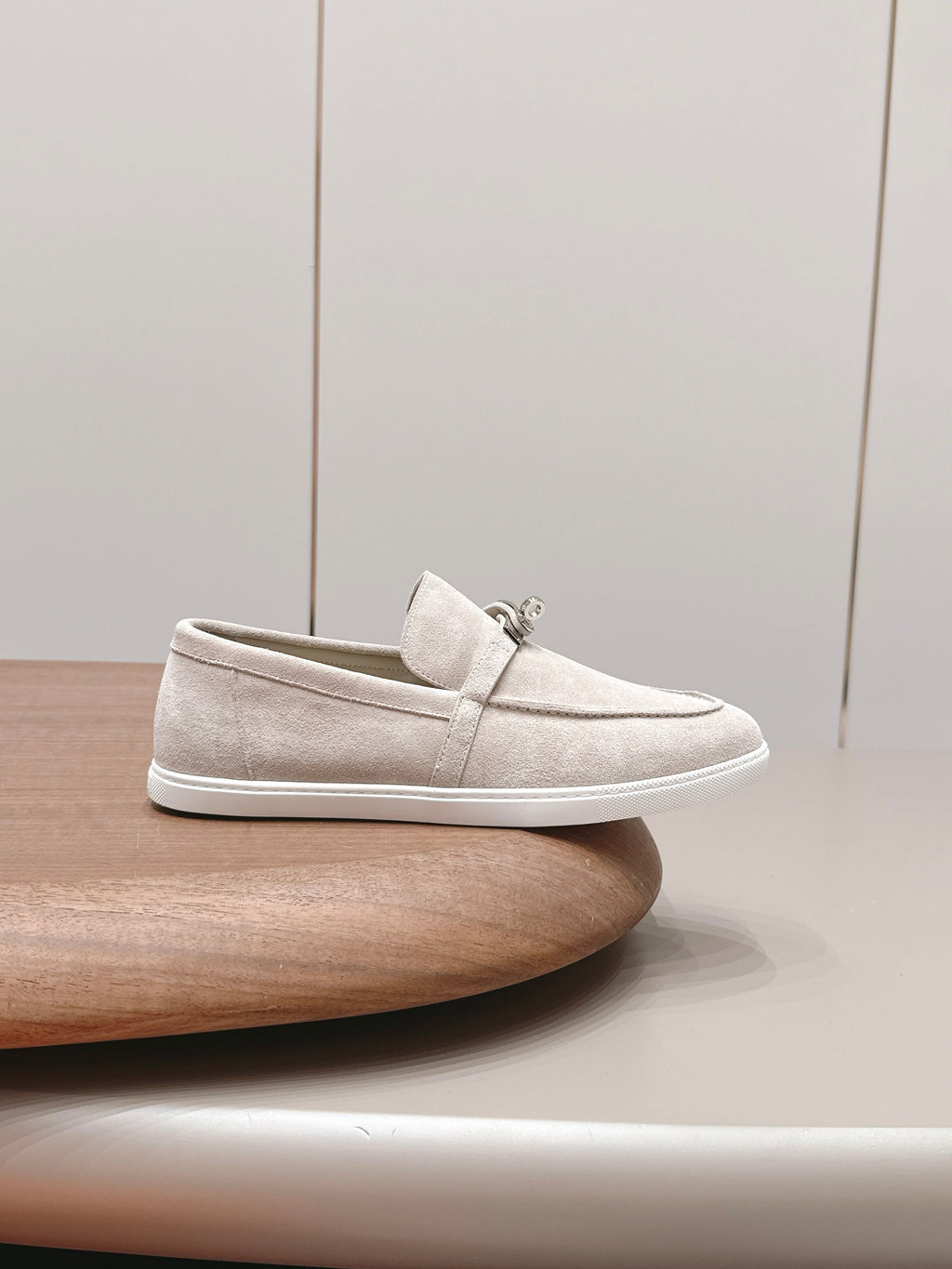 HM 26S KELLY PARIS LOAFERS IN LIGHT GREY SUEDE SILVER HARDWARE
