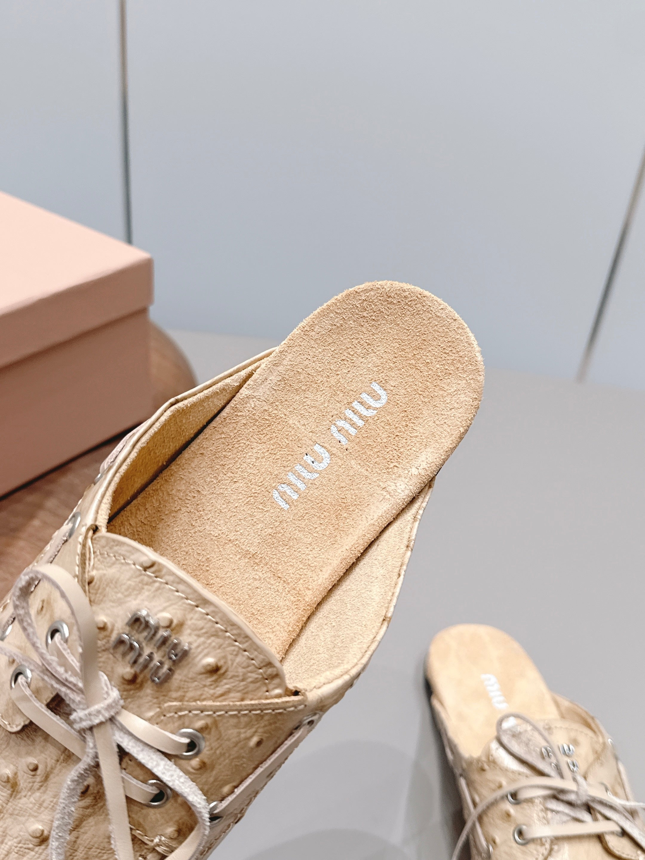 MIUMIU 26S LOAFER MULES IN BEIGE CALFSKIN