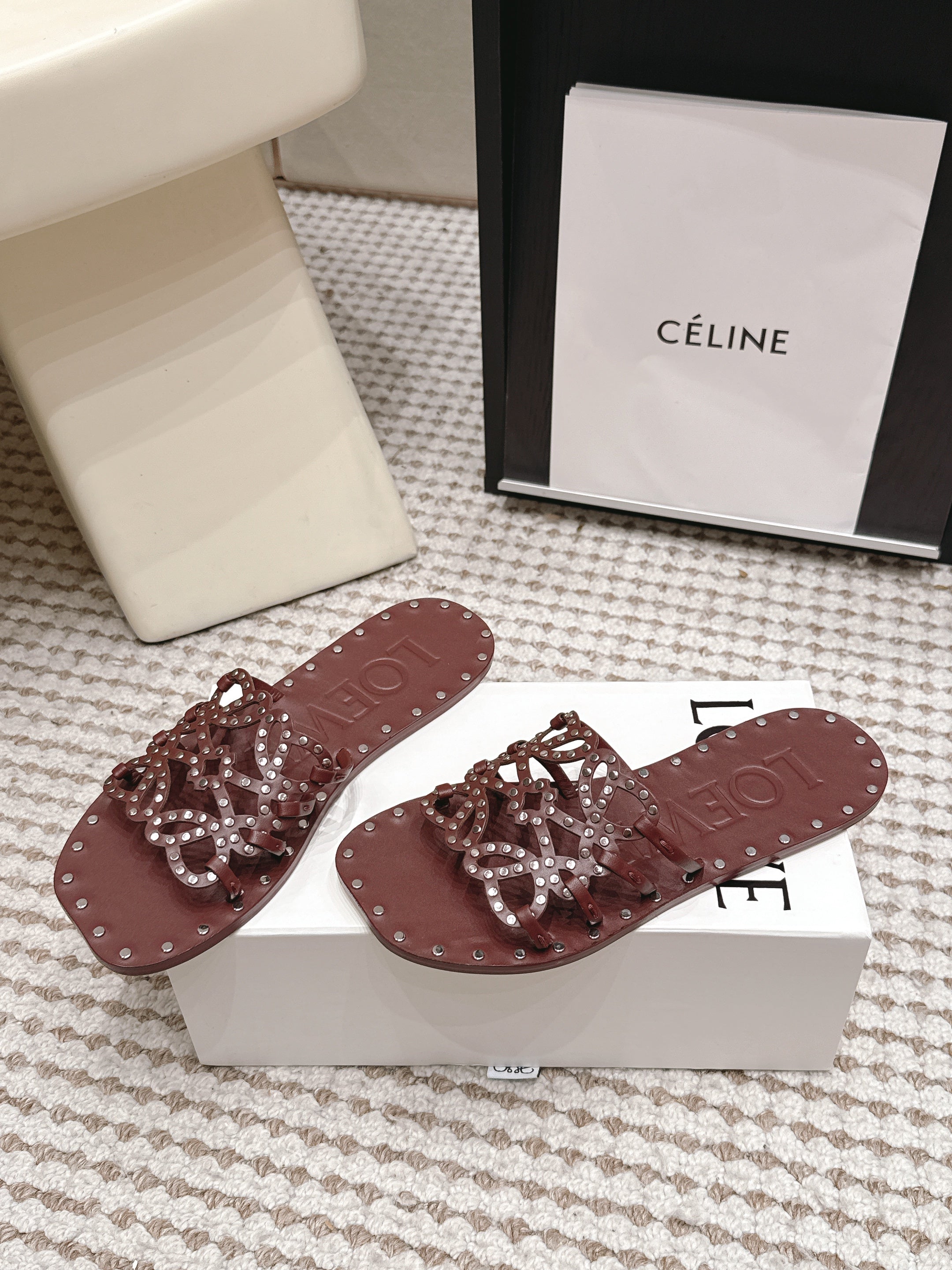 LOEWE 26S PETAL ANAGRAM SLIDE IN DARK BROWN CALFSKIN WITH STUDS
