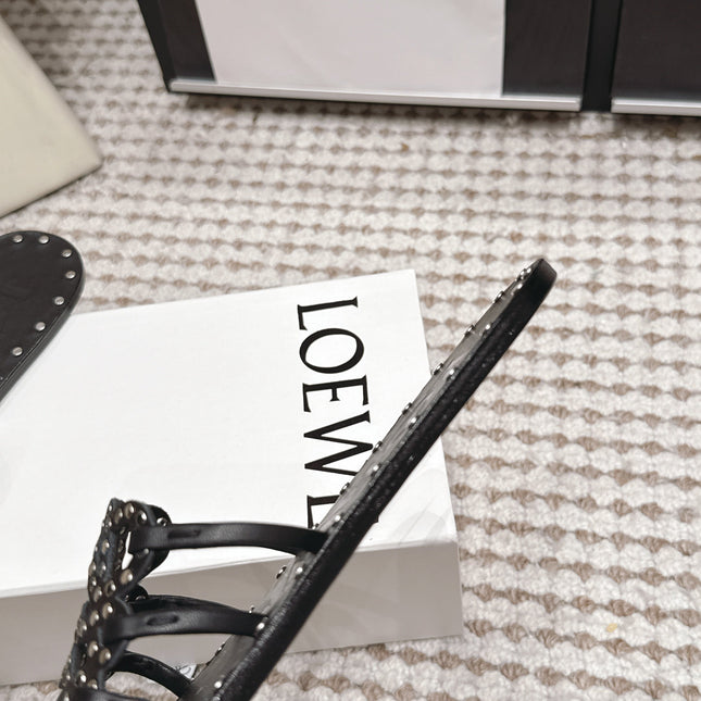 LOEWE 26S PETAL ANAGRAM SLIDE IN BLACK CALFSKIN WITH STUDS