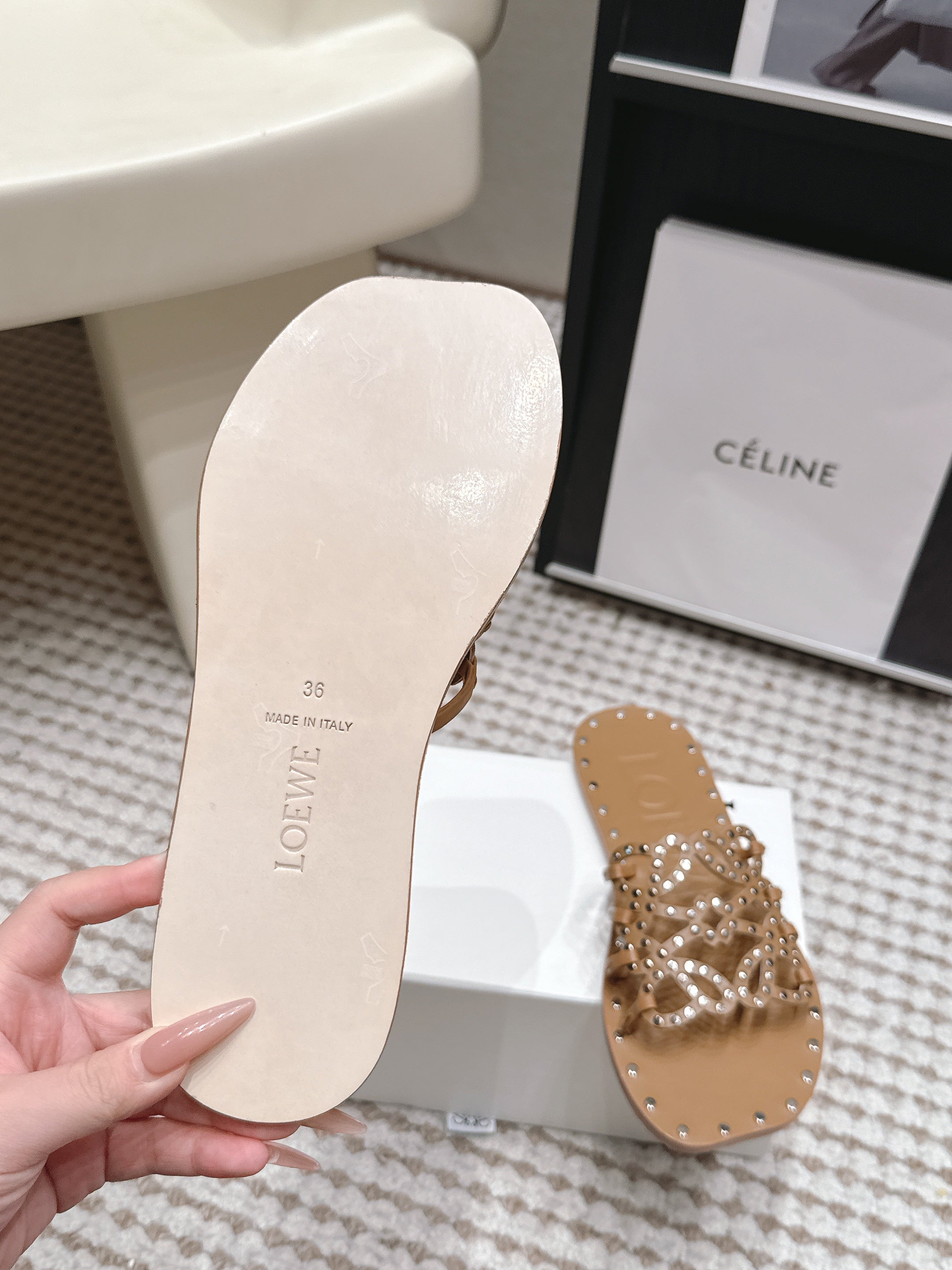 LOEWE 26S PETAL ANAGRAM SLIDE IN TAN BROWN CALFSKIN WITH STUDS