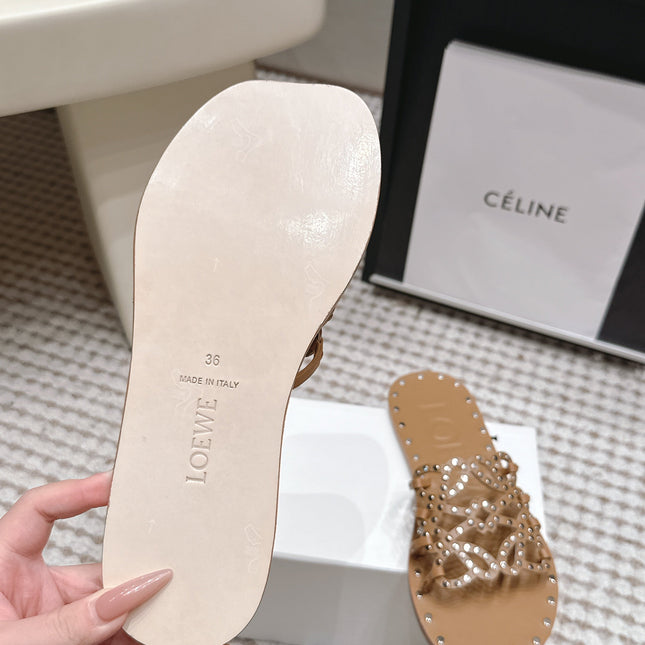 LOEWE 26S PETAL ANAGRAM SLIDE IN TAN BROWN CALFSKIN WITH STUDS