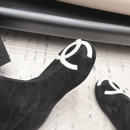 CHANEL 26S KNEE HIGH BOOTS IN BLACK SUEDE AND PATENT CUFF