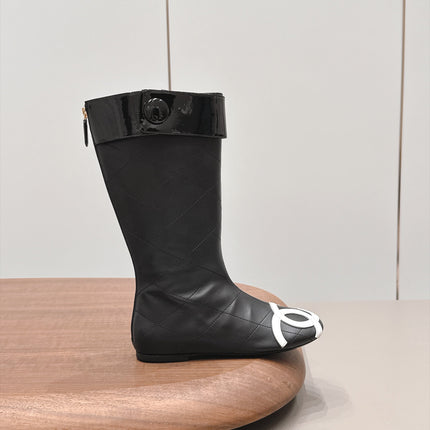 CHANEL 26S KNEE HIGH BOOTS IN BLACK QUILTED CALFSKIN AND PATENT CUFF