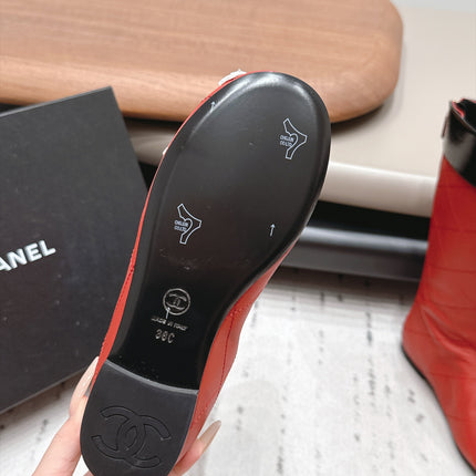 CHANEL 26S KNEE HIGH BOOTS IN RED QUILTED CALFSKIN AND BLACK PATENT CUFF