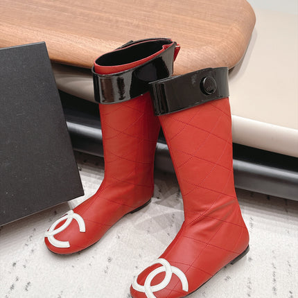 CHANEL 26S KNEE HIGH BOOTS IN RED QUILTED CALFSKIN AND BLACK PATENT CUFF