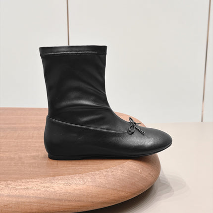CHANEL 26S ANKLE BOOTS IN BLACK CALFSKIN LACE UP FRONT