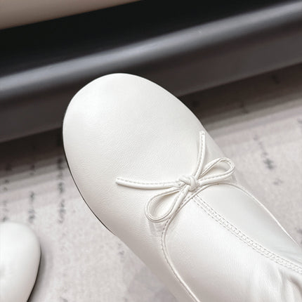 CHANEL 26S ANKLE BOOTS IN WHITE CALFSKIN LACE UP FRONT