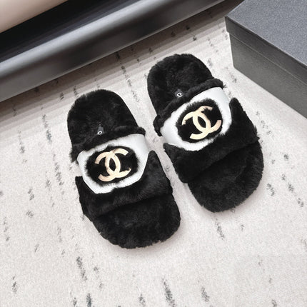 CHANEL 26S SLIDE SANDALS IN BLACK SHEARLING AND WHITE STRAP