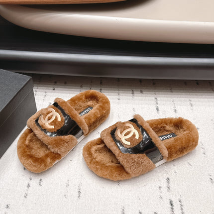 CHANEL 26S SLIDE SANDALS IN BROWN SHEARLING AND BLACK STRAP