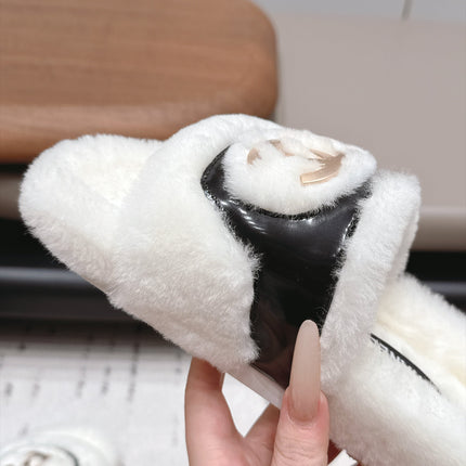 CHANEL 26S SLIDE SANDALS IN WHITE SHEARLING AND BLACK STRAP