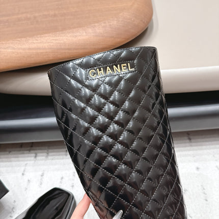 CHANEL 26S KNEE HIGH BOOTS 40MM IN BLACK CALFSKIN PATENT AND QUILTED