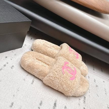 CHANEL 26S SLIDE MULES IN BEIGE SHEARLING AND PINK CC LOGO