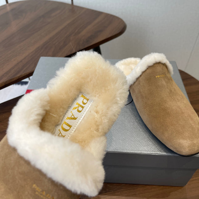PRADA 25S CLOGS IN LIGHT BROWN SUEDE FUR-LINED
