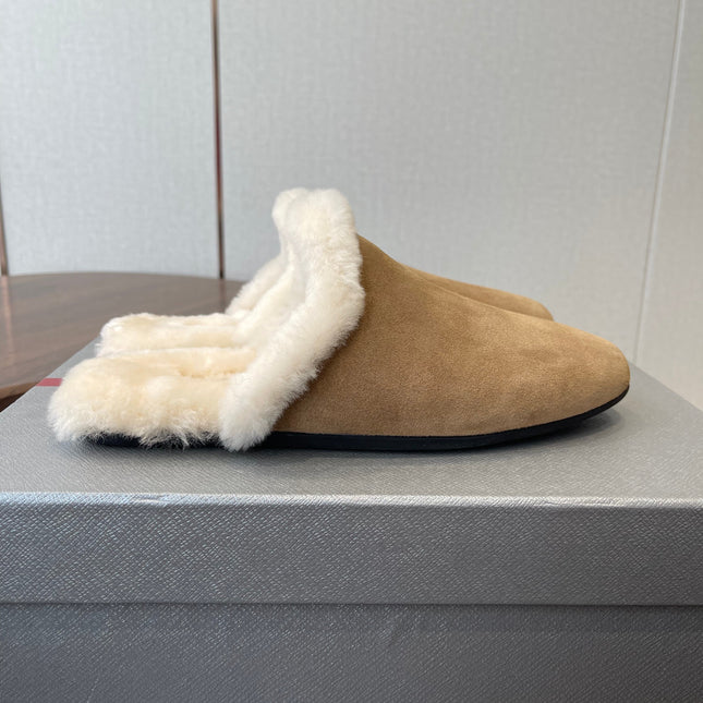 PRADA 25S CLOGS IN LIGHT BROWN SUEDE FUR-LINED