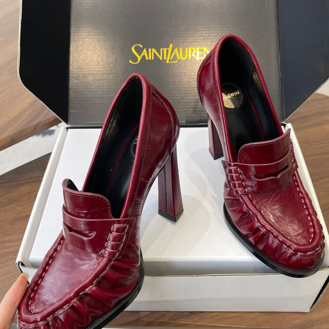 YSL 26S HEELED LOAFERS 100 MM IN DARK RED SHINY CALFSKIN
