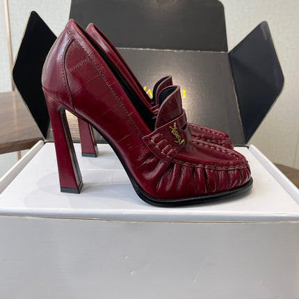 YSL 26S HEELED LOAFERS 100 MM IN DARK RED SHINY CALFSKIN