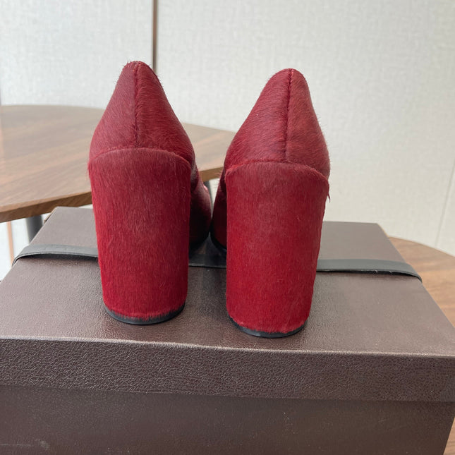 ALAIA 26S SQUARE-TOE HIGH HEELS 95 MM IN RED PONY HAIR