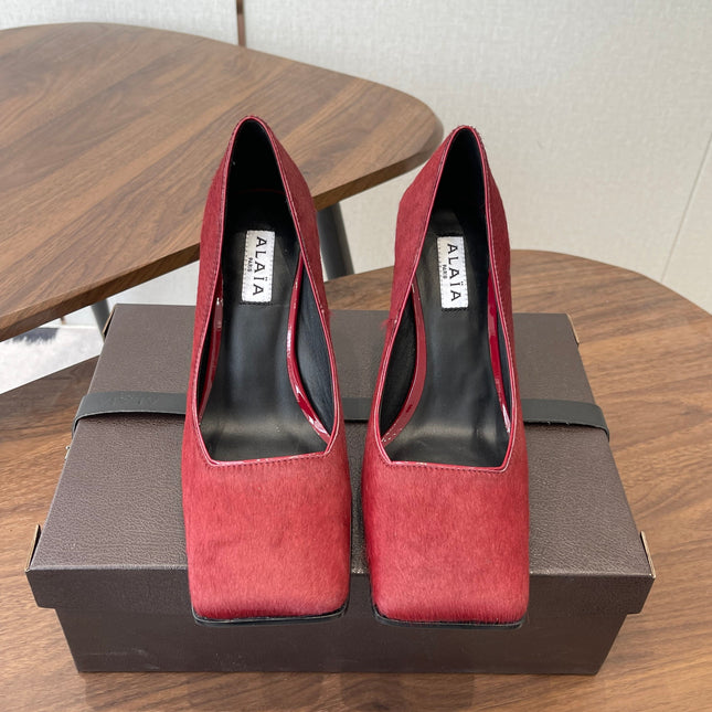 ALAIA 26S SQUARE-TOE HIGH HEELS 95 MM IN RED PONY HAIR