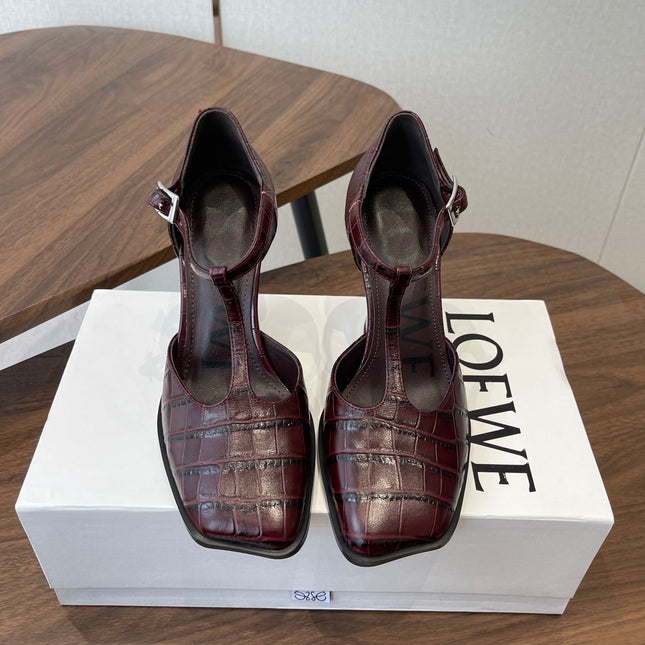 LOEWE 26S ONDA 90MM T-STRAP HIGH-HEEL SHOES IN WINE RED EMBOSSED CROCODILE CALFSKIN