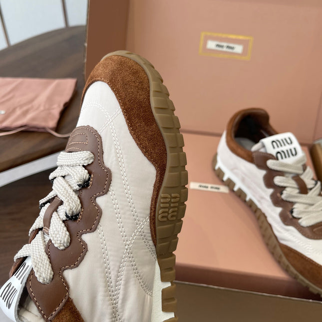 MIUMIU 26S SNEAKERS IN WHITE AND CARAMEL BROWN FABRIC AND SUEDE