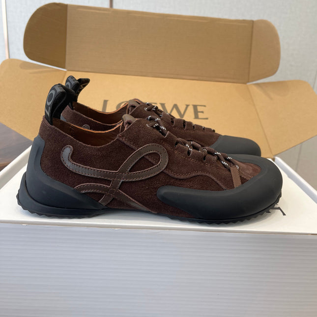 LOEWE 26S FLOW RUNNER SNEAKER 20MM IN DARK BROWN SUEDE