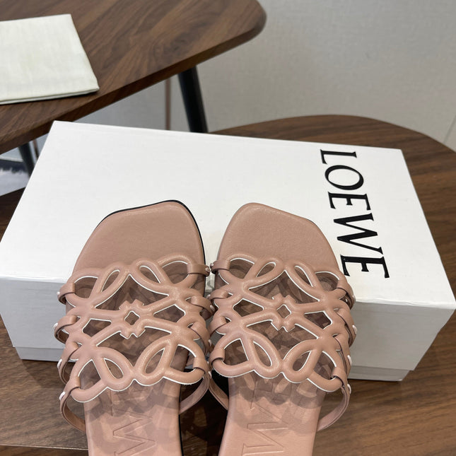 LOEWE 26S PETAL ANAGRAM SLIDE IN TAUPE BROWN CALFSKIN