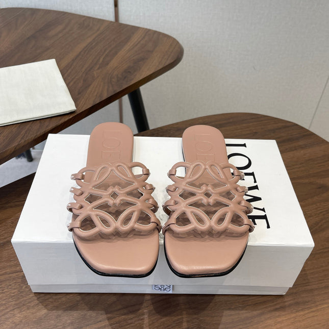 LOEWE 26S PETAL ANAGRAM SLIDE IN TAUPE BROWN CALFSKIN