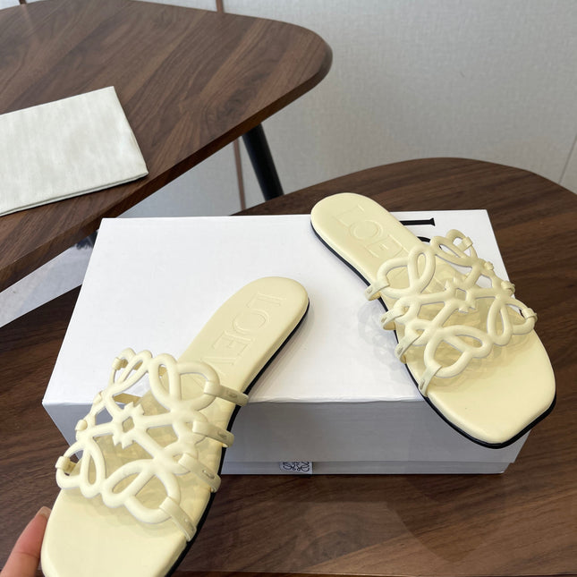 LOEWE 26S FLAT SANDALS IN LIGHT YELLOW CALFSKIN