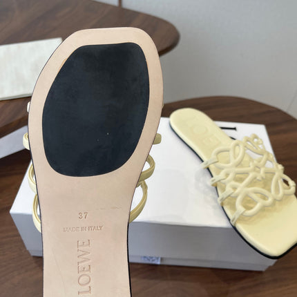 LOEWE 26S FLAT SANDALS IN LIGHT YELLOW CALFSKIN