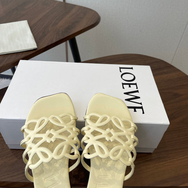 LOEWE 26S FLAT SANDALS IN LIGHT YELLOW CALFSKIN