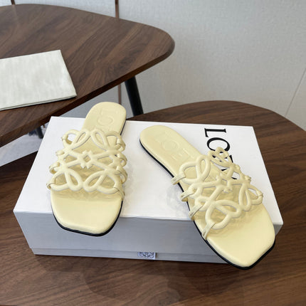 LOEWE 26S FLAT SANDALS IN LIGHT YELLOW CALFSKIN
