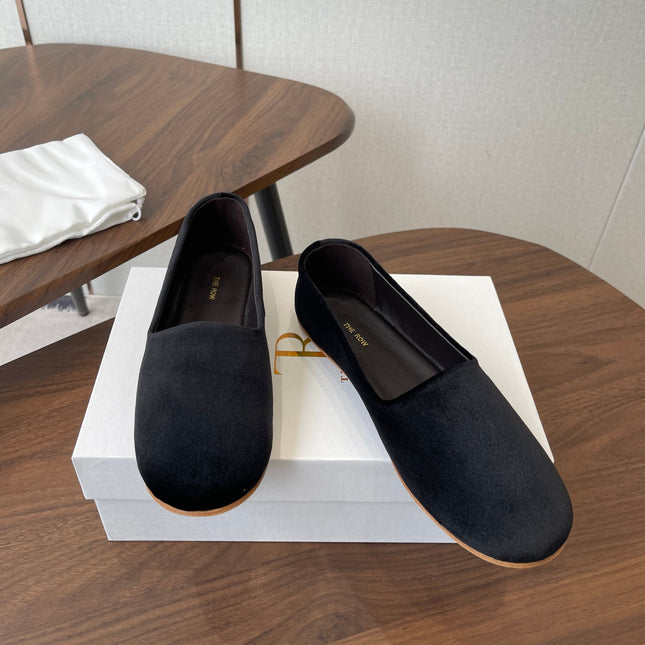 THE ROW 26S BALLET FLATS IN BLACK VELVET