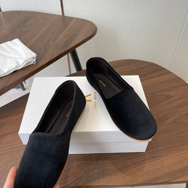 THE ROW 26S BALLET FLATS IN BLACK VELVET
