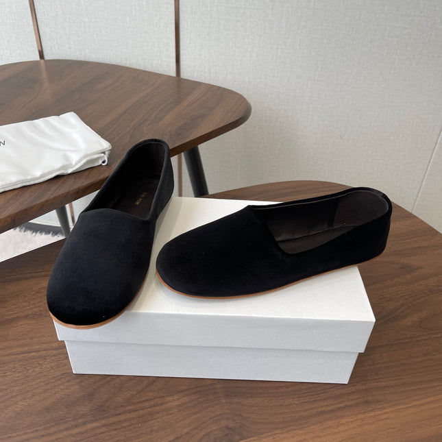 THE ROW 26S BALLET FLATS IN BLACK VELVET