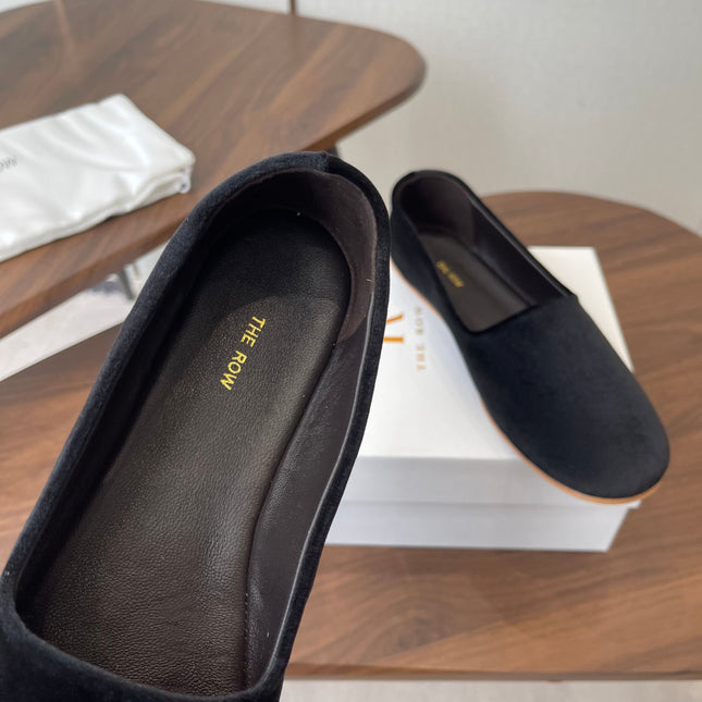 THE ROW 26S BALLET FLATS IN BLACK VELVET